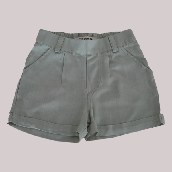 bermuda infantil lisa com cós de elástico e bolsos, perfeita para look lindos e sofisticados