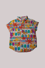 Camisa infantil estampada para meninos com estampa divertida e botões frontais