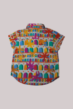 Camisa infantil estampada para meninos com estampa divertida e botões frontais
