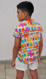 camisa infantil estampada com botões, perfeita para look lindos e despojados